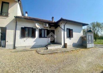 Casa semi indipendente Strada Comunale per Viguzzolo, Castelnuovo Scrivia - foto 1
