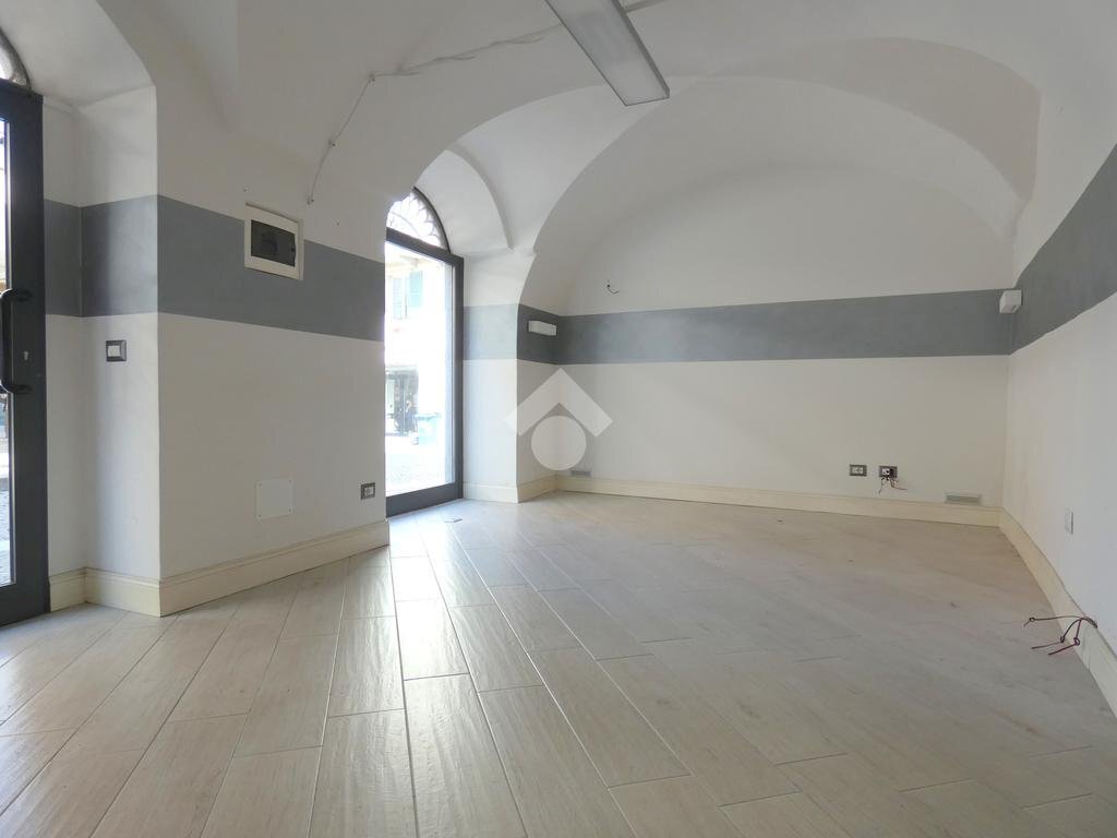 Commercial Activity Via garibaldi, Acqui Terme - photo 2