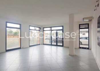 Commercial Premises Massarosa - photo 1