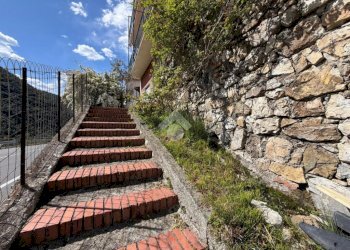 Appartamento Località Casali Lungo Statale, Castiglione Chiavarese - foto 2