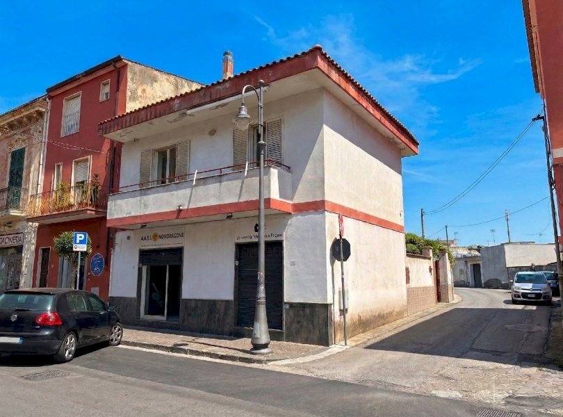 Casa indipendente Mondragone - foto 1