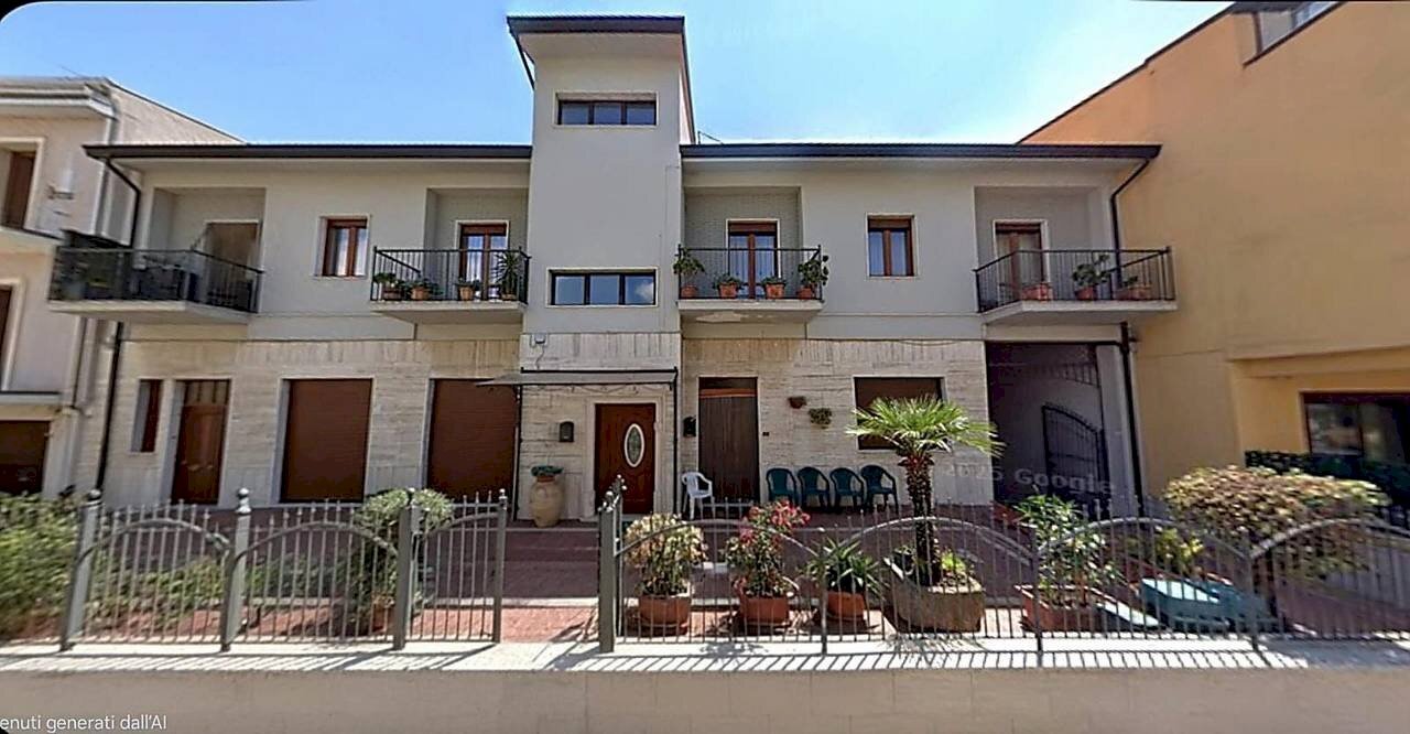 Foto 1 - Casa indipendente Via Regina Margherita
 
12, Castel Baronia - foto 1