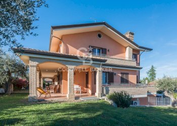 Foto 1 - Villa Via Saragat
 
20, Montescudo - Monte Colombo - foto 1