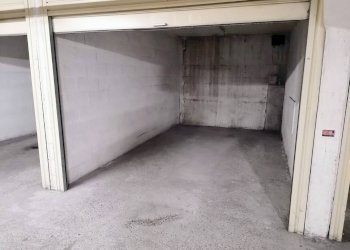 Foto 1 - Box via Fratelli Cairoli, Lecco - foto 1