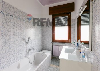 Bagno - Trilocale via Edmondo De Amicis
 
18, Concorezzo - foto 11