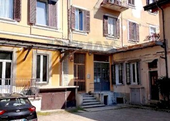 Edificio all\'aperto - Bilocale Viale Valganna
 
30, Varese - foto 1