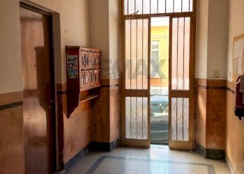 Ricezione / Lobby - Bilocale Viale Valganna
 
30, Varese - foto 8