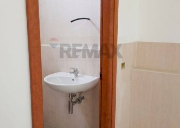 Bagno - Bilocale Viale Valganna
 
30, Varese - foto 10