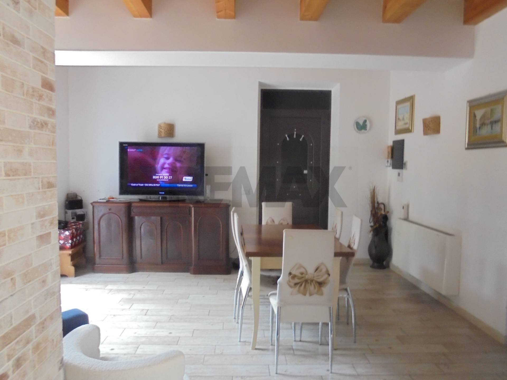 Sala da pranzo - Villa VIA SILVIO PELLICO
 
4, La Maddalena - foto 1