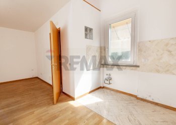 CUCINA - Bilocale Jesi - foto 5