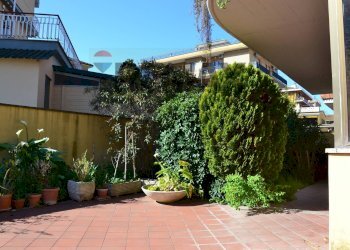 Terrazza - Trilocale Via Nucetto
 
12, Roma - foto 21