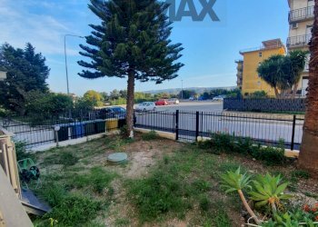 Giardino - Appartamento VIA DELLE CAMELIE
 
2, Melilli - foto 29