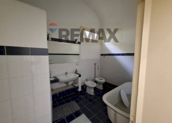 Bagno - Trilocale Via Sergio Sallicano
 
69, Noto - foto 16