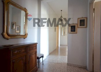 Hall / corridoio - Appartamento piazzale moroni
 
8, Savona - foto 8