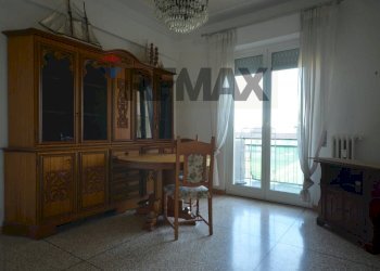 Sala da pranzo - Appartamento piazzale moroni
 
8, Savona - foto 15