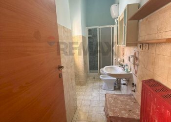 Bagno - Bilocale via Rocca di Legino
 
21, Savona - foto 5