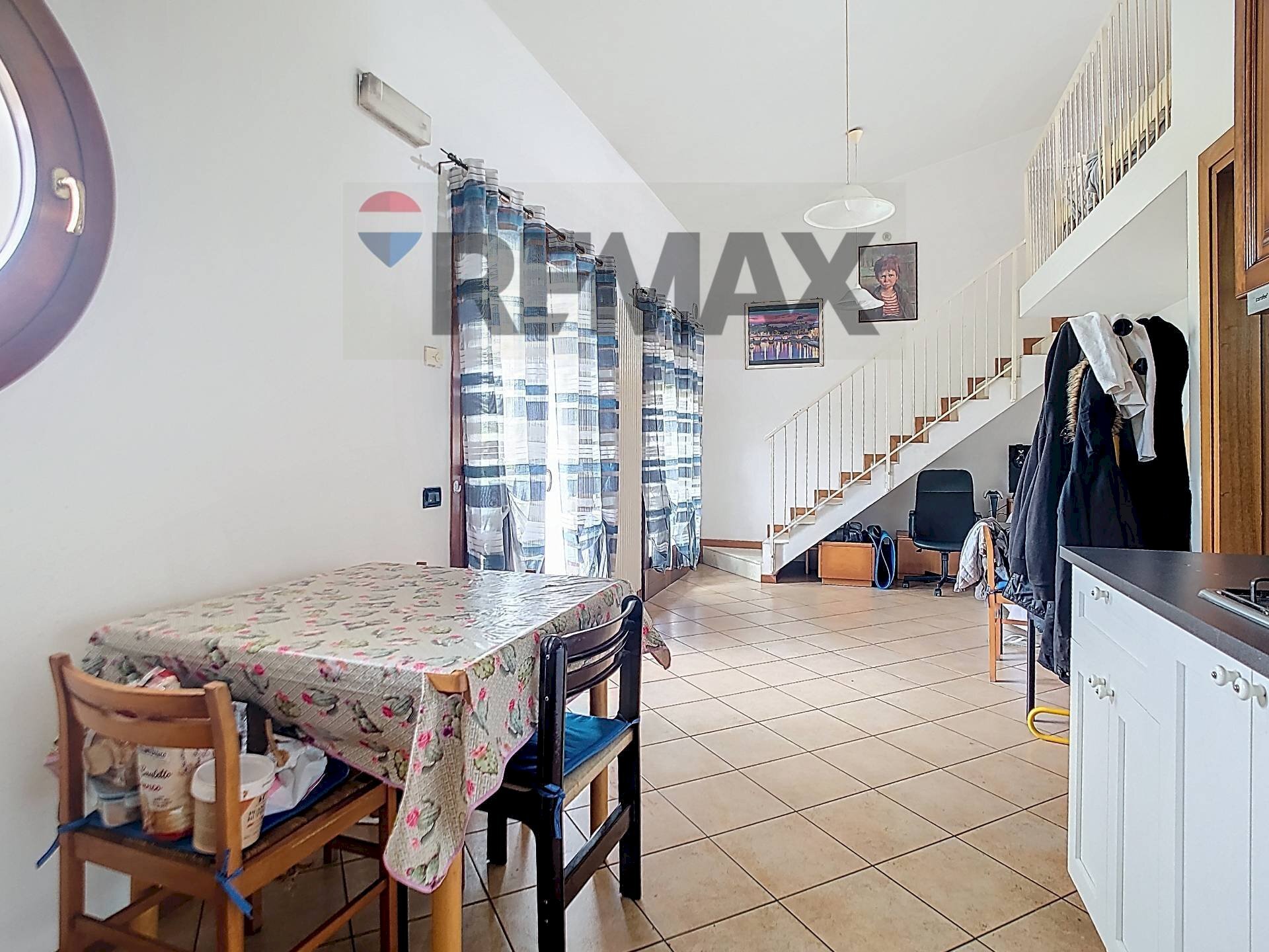 Sala da pranzo - Trilocale Via Martiri Della Libertà
 
70, Resana - foto 3