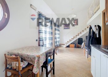 Sala da pranzo - Trilocale Via Martiri Della Libertà
 
70, Resana - foto 3