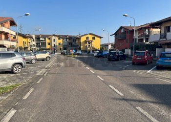 Edificio all\'aperto - Trilocale Via Tiepolo, Brembate - foto 3