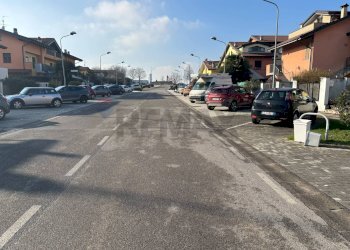 Edificio all\'aperto - Trilocale Via Tiepolo, Brembate - foto 4