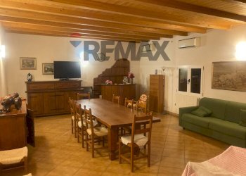 Sala da pranzo - Independent house Via alpone
 
1, Buttapietra - photo 1