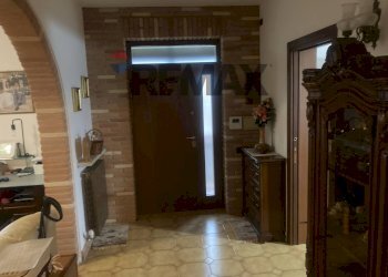 Hall / corridoio - Independent house Via alpone
 
1, Buttapietra - photo 12