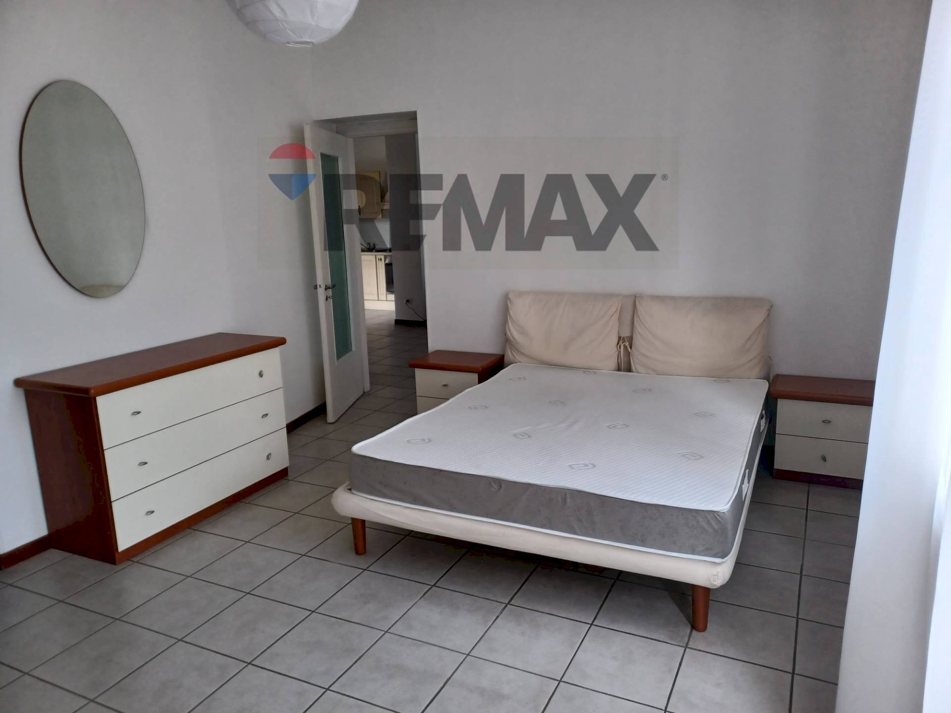 Camera / camera da letto - Bilocale Viale Roma
 
52, Novara - foto 3