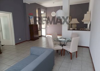 Sala da pranzo - Bilocale Viale Roma
 
52, Novara - foto 2