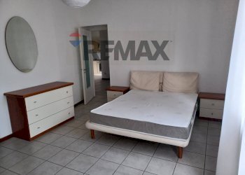 Camera / camera da letto - Bilocale Viale Roma
 
52, Novara - foto 3