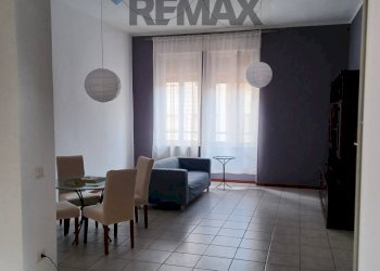 Sala da pranzo - Bilocale Viale Roma
 
52, Novara - foto 4