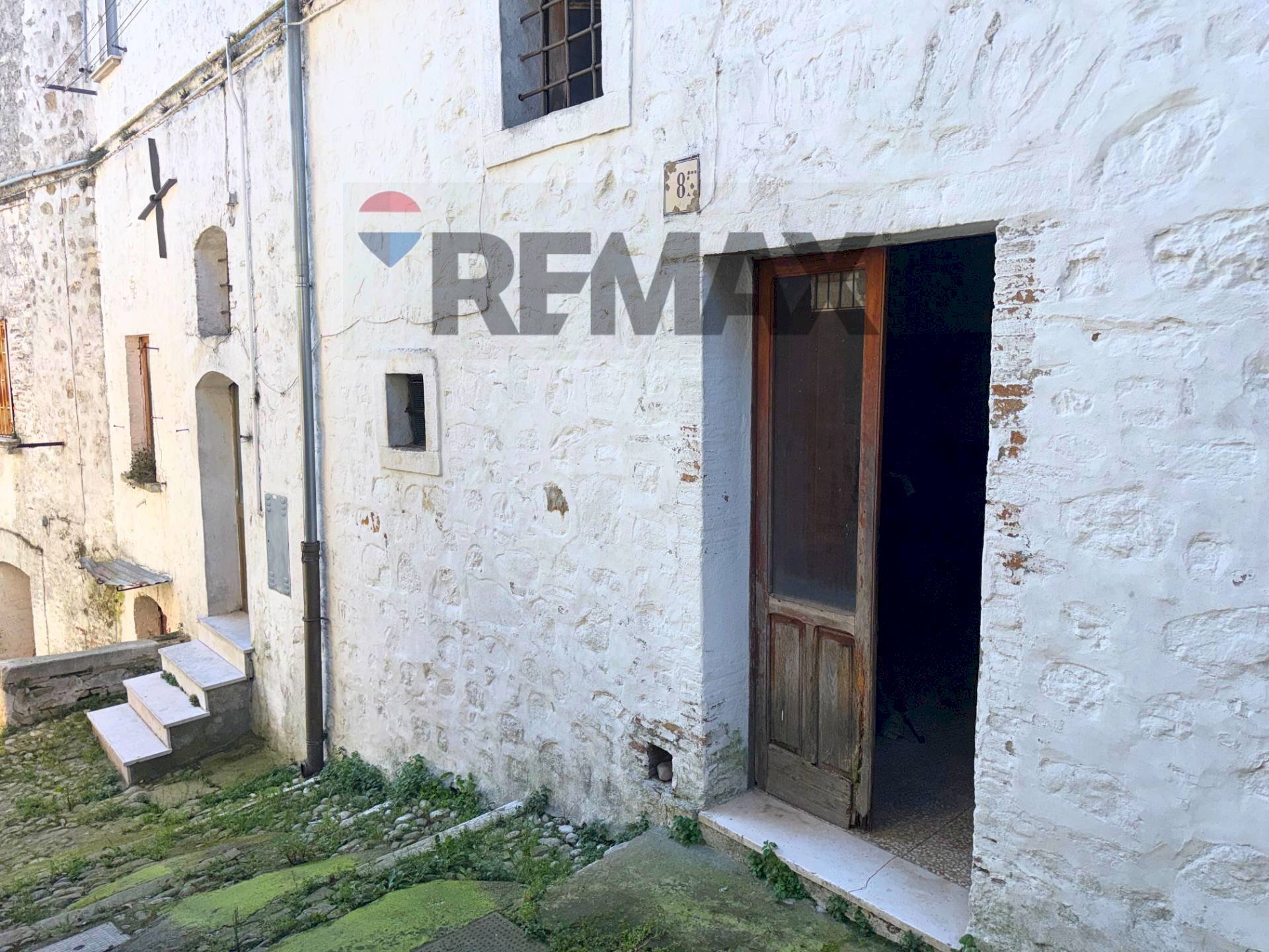 Casa all\'aperto - Quadrilocale Via Virgilio Manese
 
8-10, Bovino - foto 1
