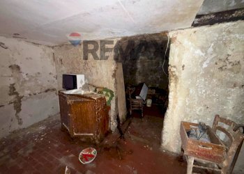 Stanza vuota - Quadrilocale Via Virgilio Manese
 
8-10, Bovino - foto 11