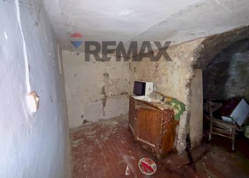 Stanza vuota - Quadrilocale Via Virgilio Manese
 
8-10, Bovino - foto 12