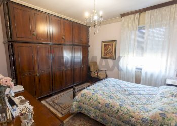 Camera / camera da letto - Locale Commerciale Via Cassoli
 
15, Piacenza - foto 19