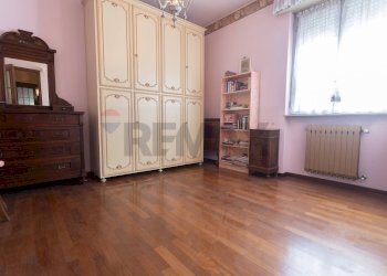 Camera / camera da letto - Locale Commerciale Via Cassoli
 
15, Piacenza - foto 20