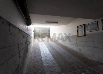 Hall / corridoio - Locale Commerciale Via Cassoli
 
15, Piacenza - foto 26