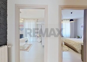 Hall / corridoio - Three-room apartment VIA BOGNI
6, Sesto Calende - photo 8