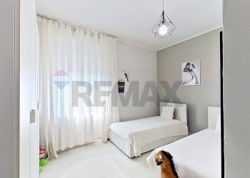 Camera / camera da letto - Three-room apartment VIA BOGNI
6, Sesto Calende - photo 19