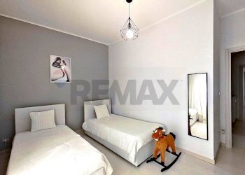 Camera / camera da letto - Three-room apartment VIA BOGNI
6, Sesto Calende - photo 20