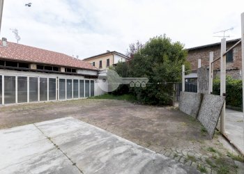 Foto 28 - Commercial Activity Via Roma
 
39, Remedello - photo 28