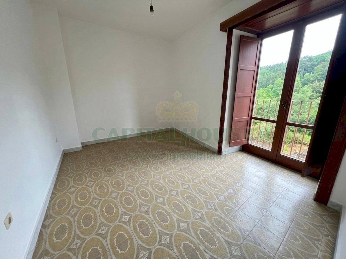 Foto 2 - Stable - Palace piazza girolamo savonarola, Aiello del Sabato - photo 2