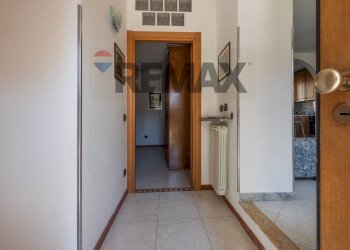 Hall / corridoio - Trilocale Via Pascoli
 
18, Gallarate - foto 10