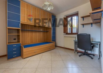 Camera / camera da letto - Trilocale Via Pascoli
 
18, Gallarate - foto 13