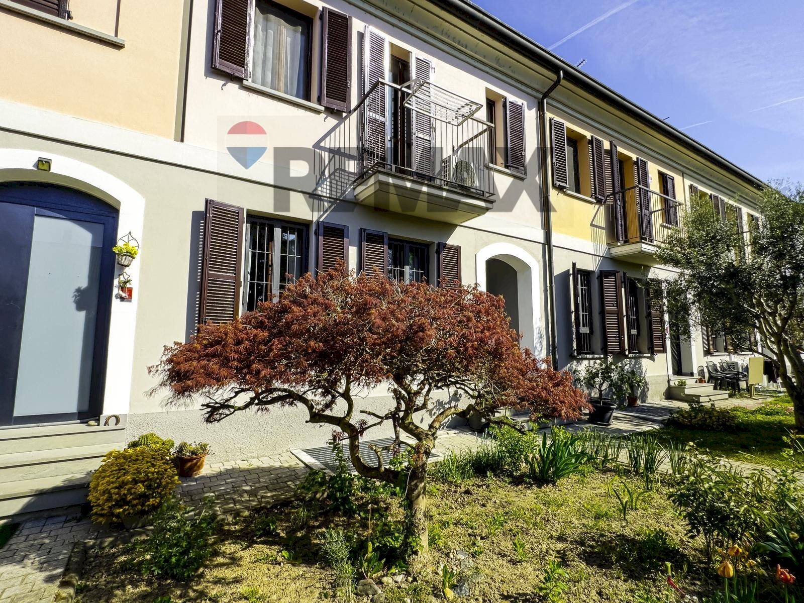 Casa all\'aperto - Villa a Schiera Via Fratelli di dio
 
6, Mediglia - foto 1