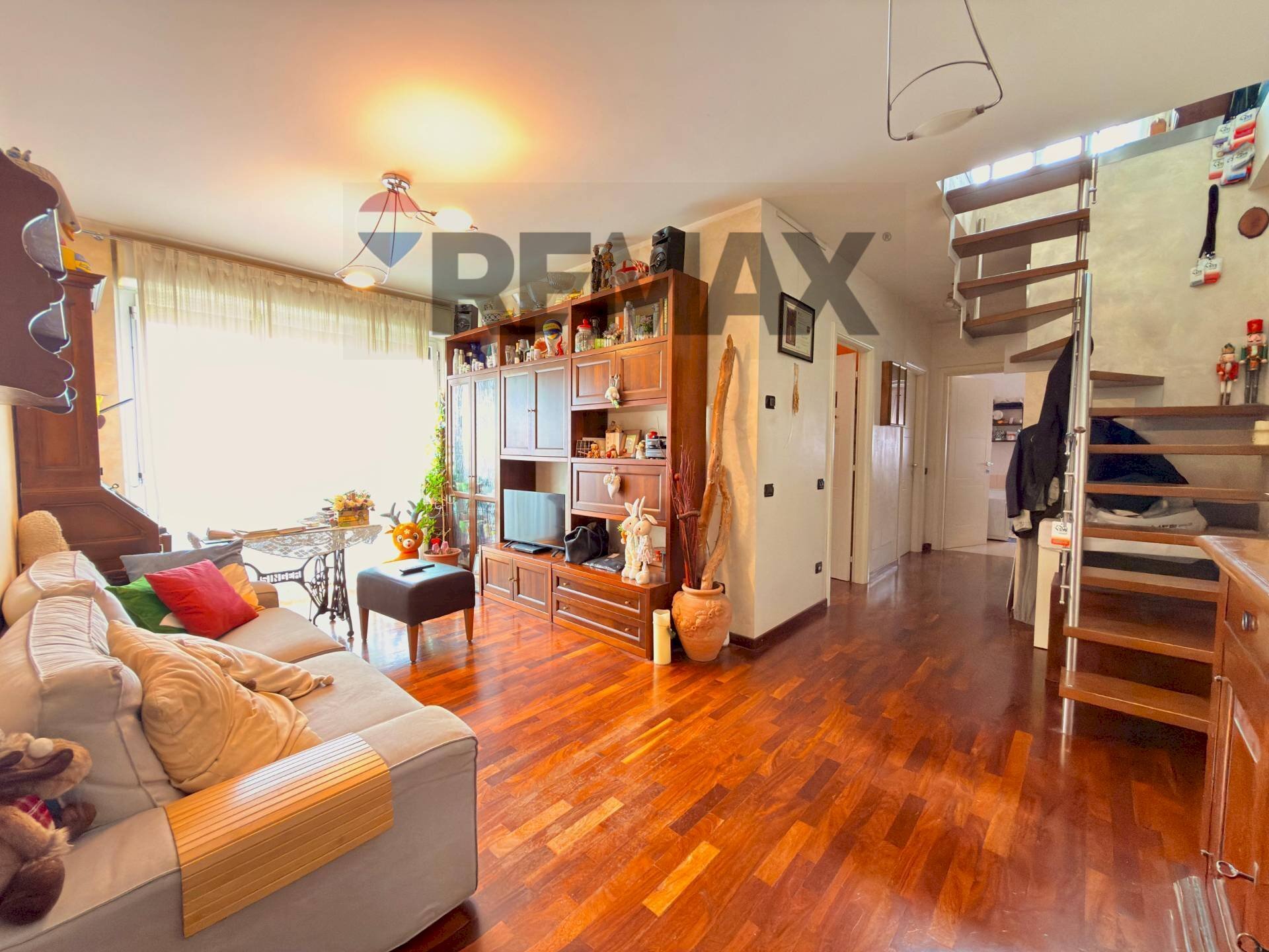 Soggiorno - Trilocale via Nicolò Copernico
 
6, Pero - foto 2