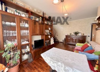 Soggiorno - Trilocale via Nicolò Copernico
 
6, Pero - foto 4