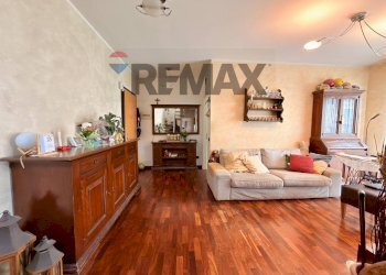 Soggiorno - Trilocale via Nicolò Copernico
 
6, Pero - foto 5