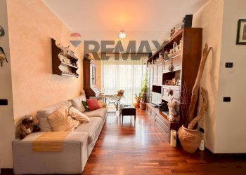 Soggiorno - Trilocale via Nicolò Copernico
 
6, Pero - foto 6