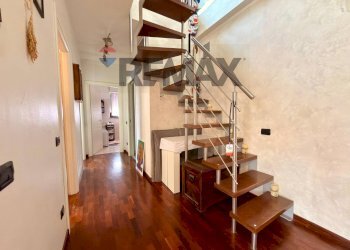 Scale - Trilocale via Nicolò Copernico
 
6, Pero - foto 13