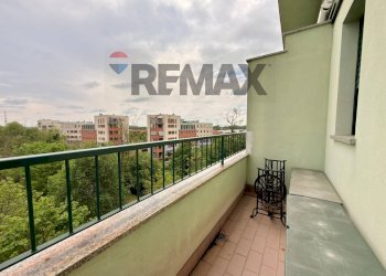 Balcone - Trilocale via Nicolò Copernico
 
6, Pero - foto 17